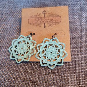 Plunder design mint earrings